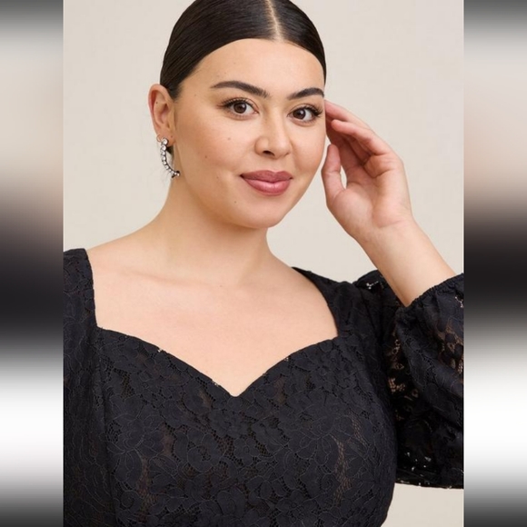 NWT Torrid 4X Black Lace Puff Sleeve Sweetheart Neck Peplum Blouse-Sz 4X NWT - Picture 2 of 6